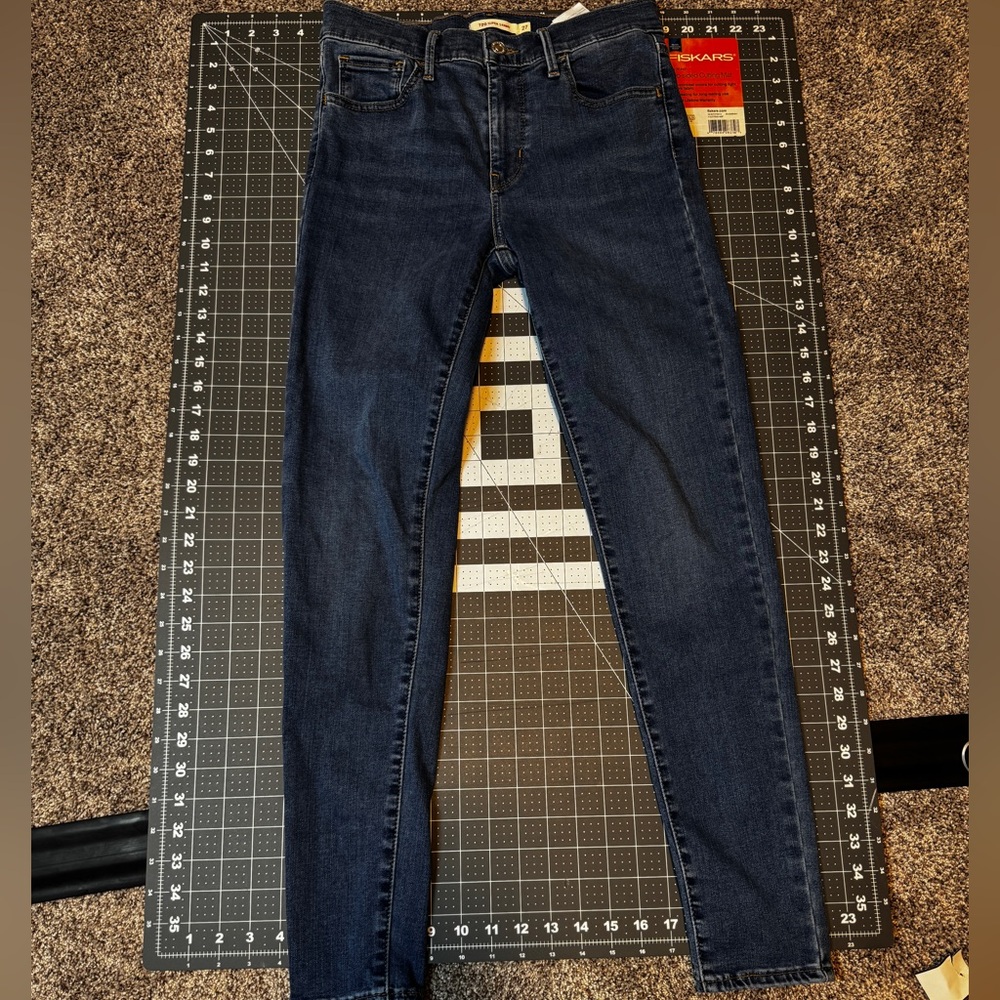 Levi's Premium 720 Super Skinny Timeless fit - Picture 5 of 9